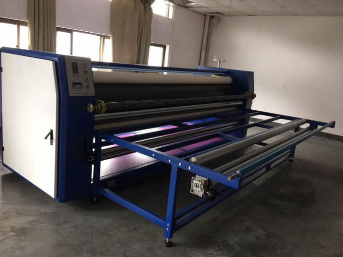Sublimación superficial múltiple de la impresora plana de la máquina del calendario de la materia textil de la prensa del calor 1