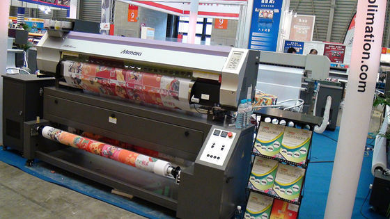 Digitaces interiores e impresora al aire libre de la materia textil de Mimaki para hacer que la pluma señala por medio de una bandera directamente